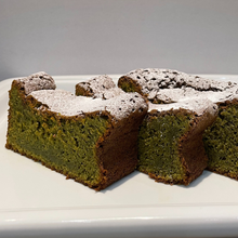 Load image into Gallery viewer, Matcha Green Tea Cake Half 【抹茶ケーキ ハーフ】***
